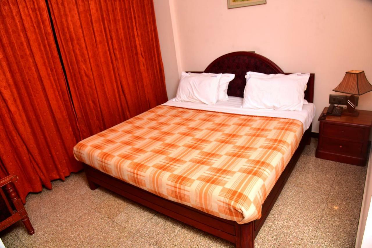 Hotel Kairali Towers Palakkad Zewnętrze zdjęcie
