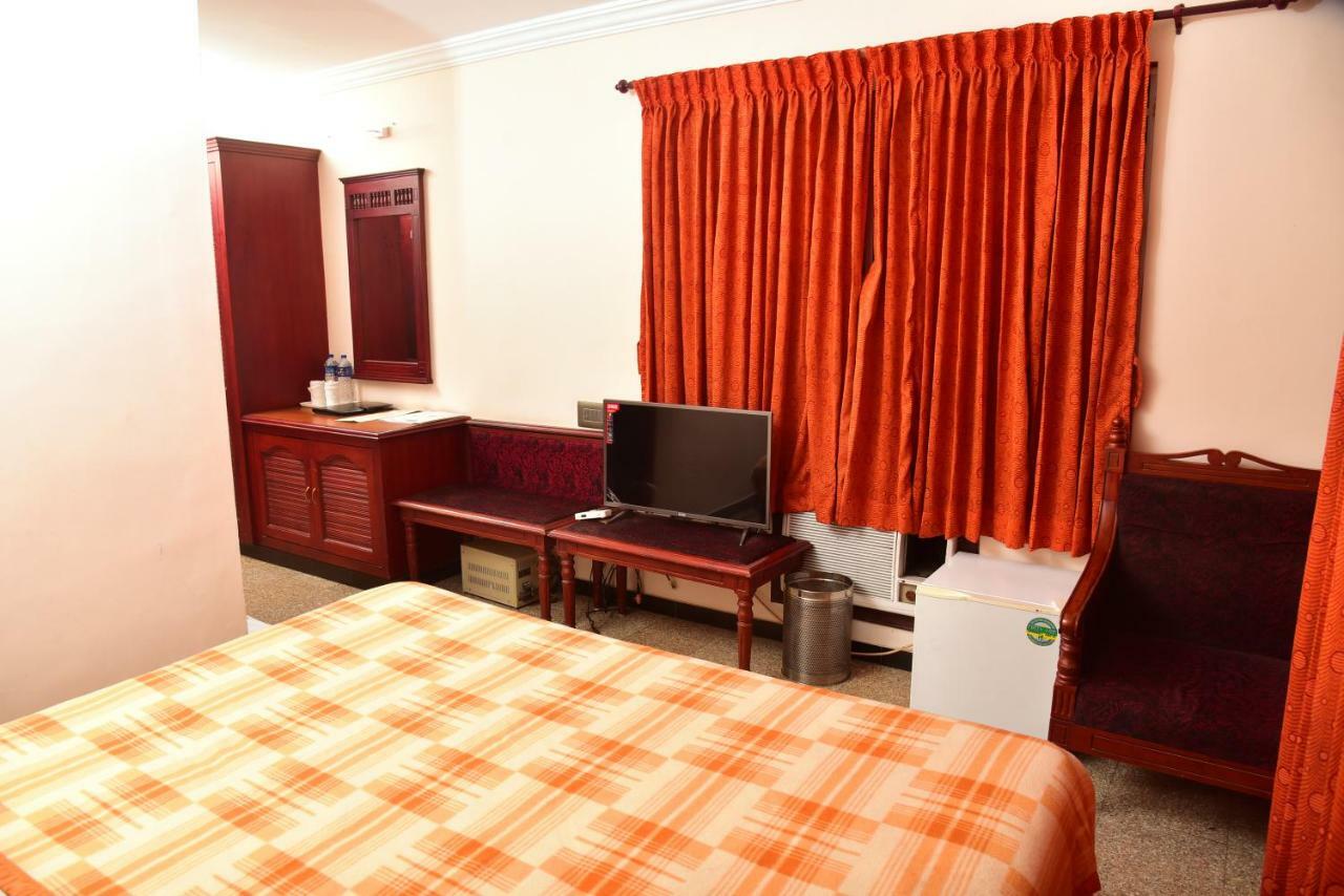 Hotel Kairali Towers Palakkad Zewnętrze zdjęcie