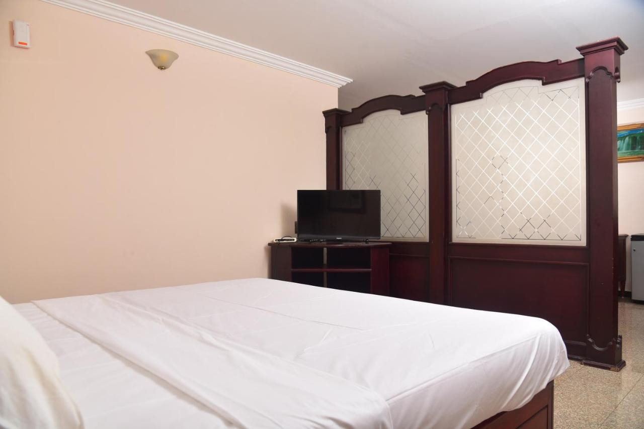 Hotel Kairali Towers Palakkad Zewnętrze zdjęcie