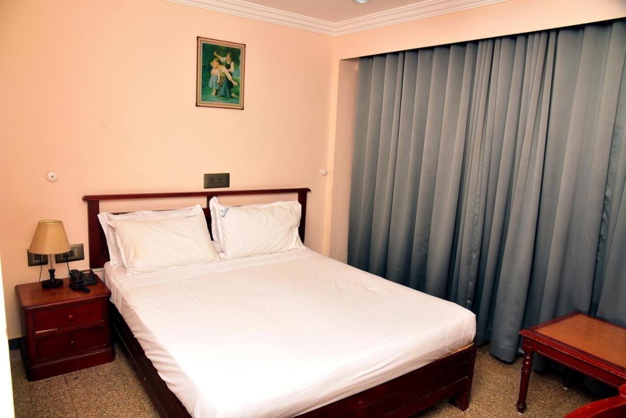 Hotel Kairali Towers Palakkad Zewnętrze zdjęcie