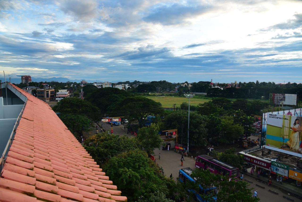 Hotel Kairali Towers Palakkad Zewnętrze zdjęcie