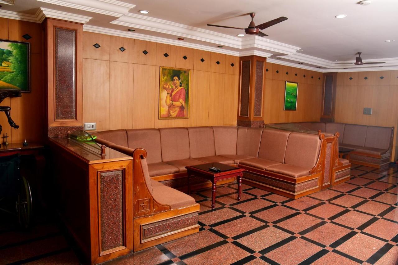 Hotel Kairali Towers Palakkad Zewnętrze zdjęcie