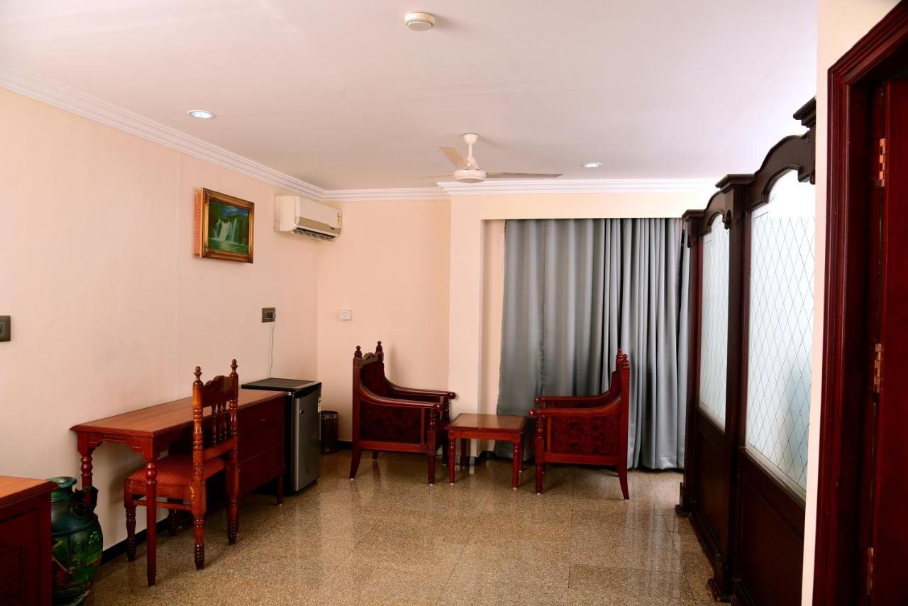 Hotel Kairali Towers Palakkad Zewnętrze zdjęcie