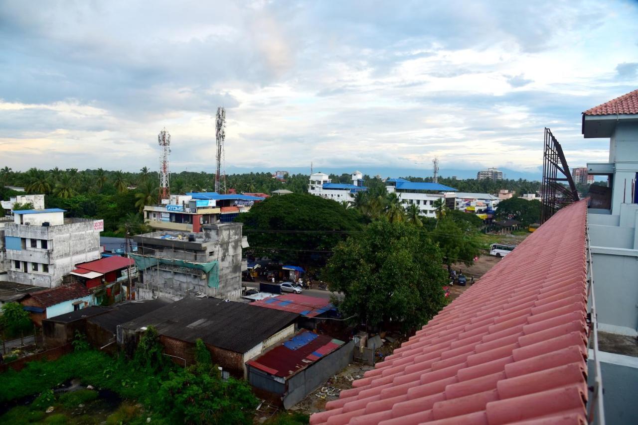 Hotel Kairali Towers Palakkad Zewnętrze zdjęcie