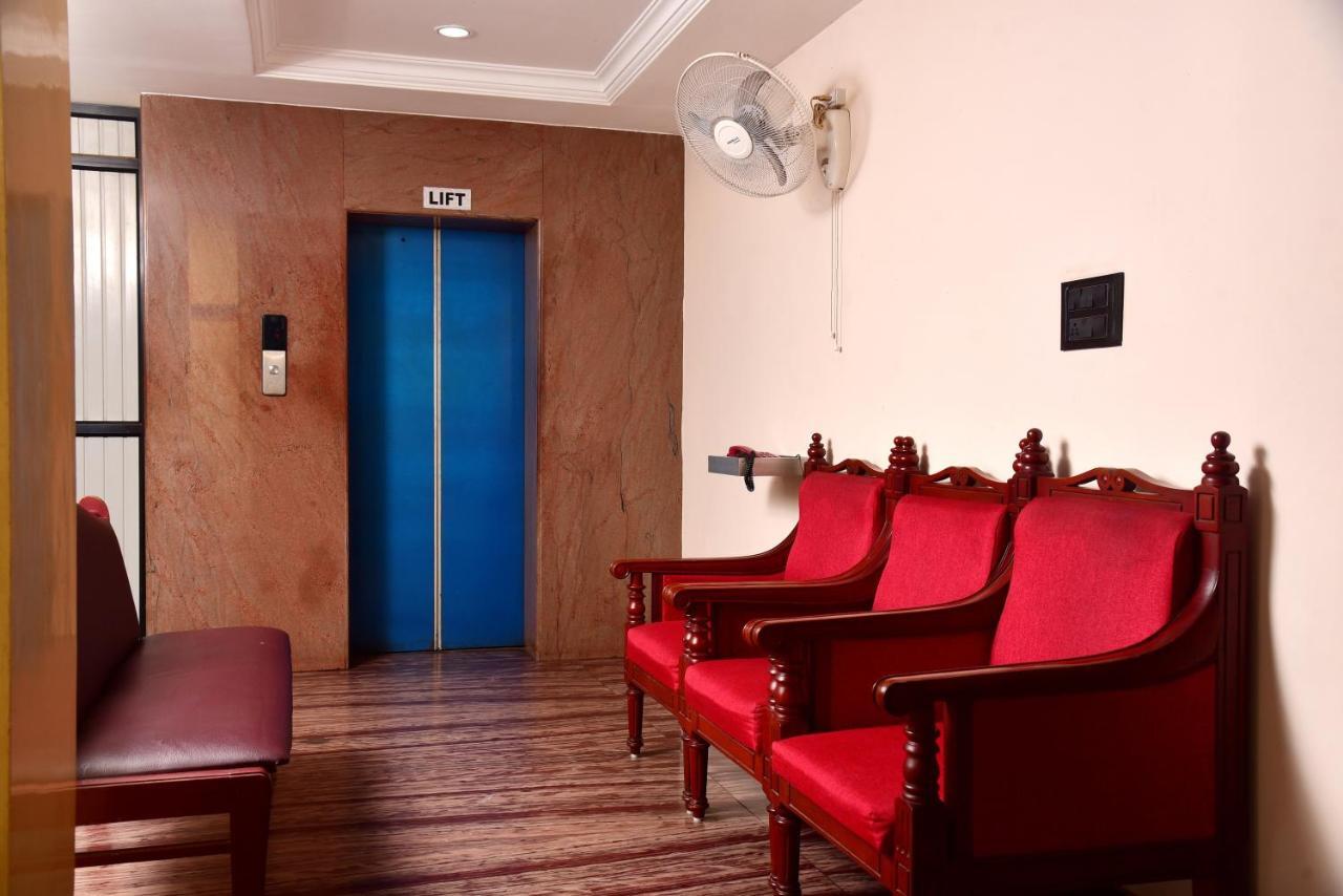 Hotel Kairali Towers Palakkad Zewnętrze zdjęcie